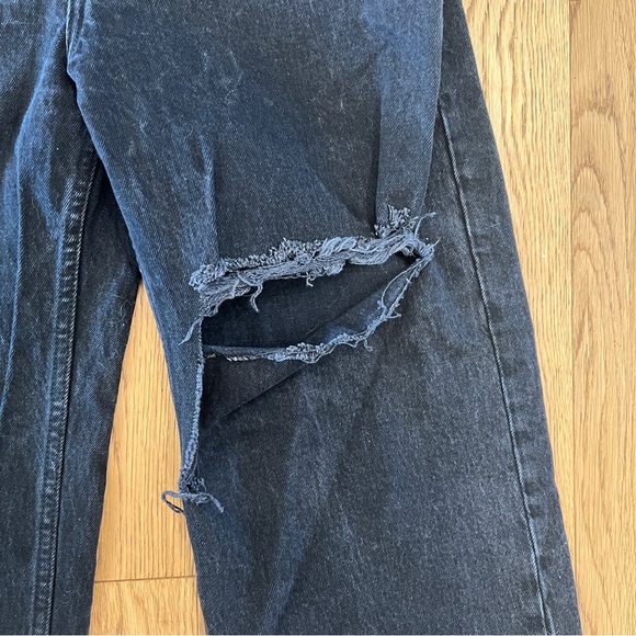 A&F | High Rise 90s Relaxed Jean - Picture 8 of 13